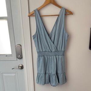 • American Eagle • Women’s Light Blue Sleeveless Denim Romper size M